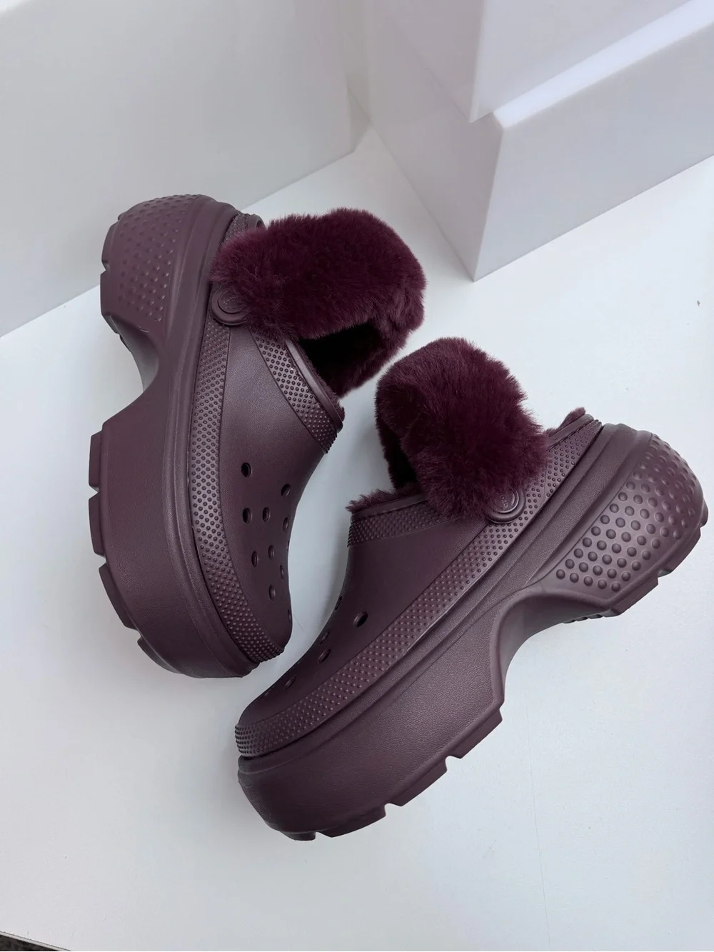 Crocs Unisex-Adult Stomp Lined Clog In Dark Cherry Size: W9 M7